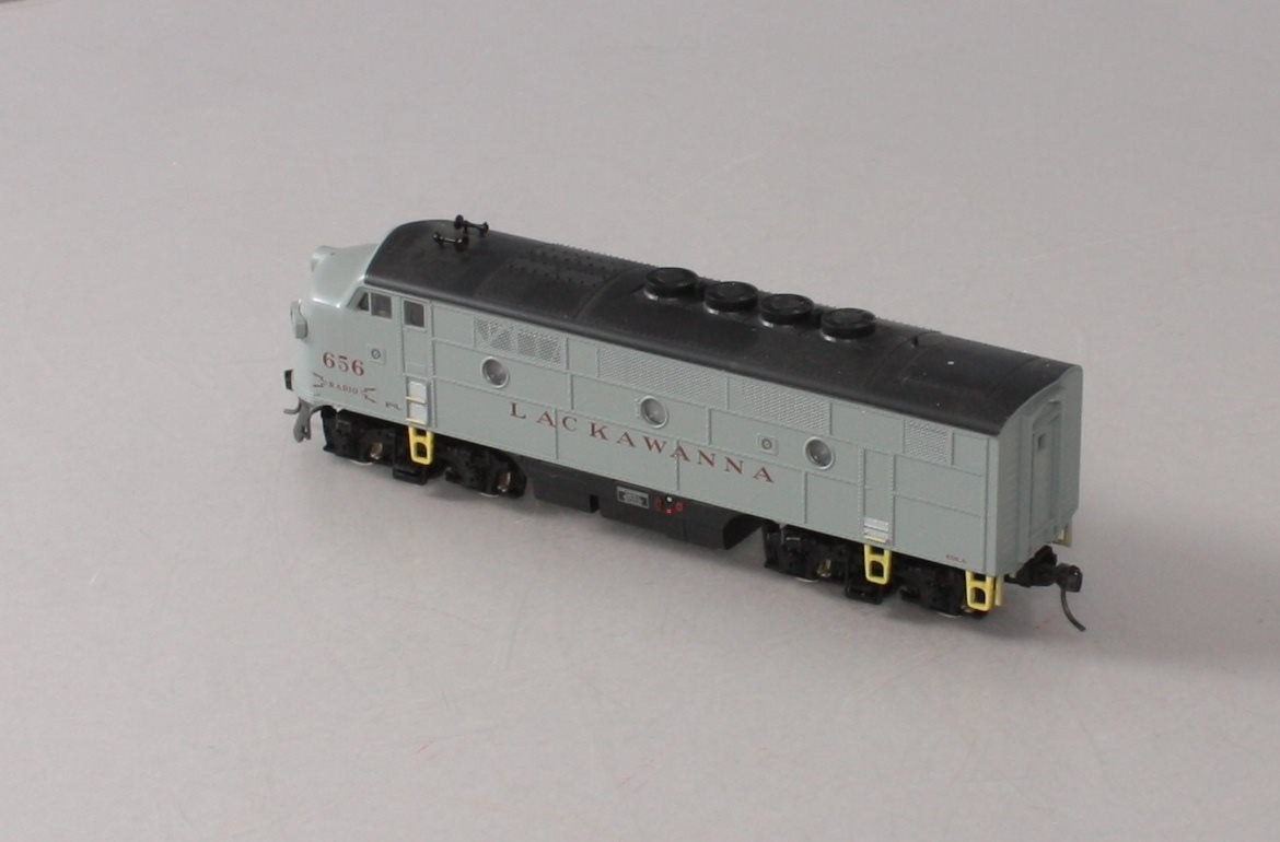 Stewart 5122 HO Delaware, Lackawanna & Western Diesel F-3 A Unit Ph I Early #656