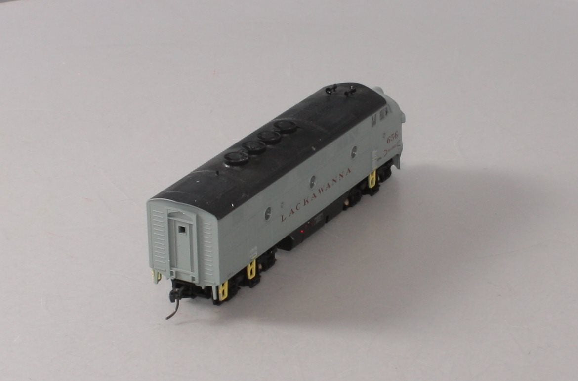 Stewart 5122 HO Delaware, Lackawanna & Western Diesel F-3 A Unit Ph I Early #656