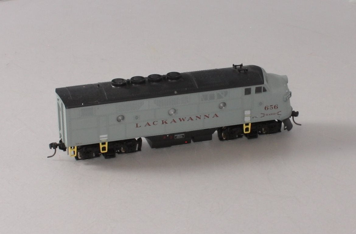 Stewart 5122 HO Delaware, Lackawanna & Western Diesel F-3 A Unit Ph I Early #656
