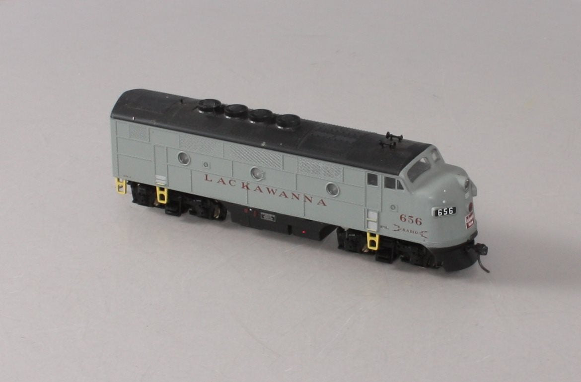 Stewart 5122 HO Delaware, Lackawanna & Western Diesel F-3 A Unit Ph I Early #656