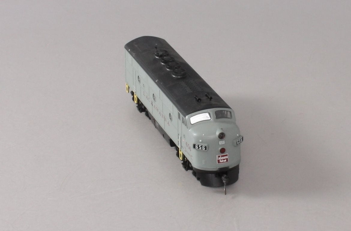 Stewart 5122 HO Delaware, Lackawanna & Western Diesel F-3 A Unit Ph I Early #656