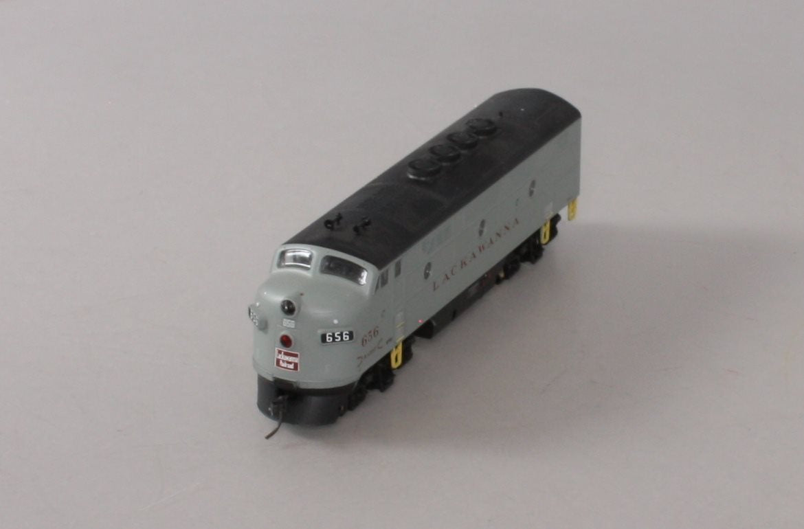 Stewart 5122 HO Delaware, Lackawanna & Western Diesel F-3 A Unit Ph I Early #656