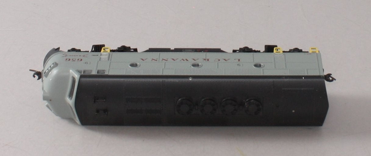 Stewart 5122 HO Delaware, Lackawanna & Western Diesel F-3 A Unit Ph I Early #656