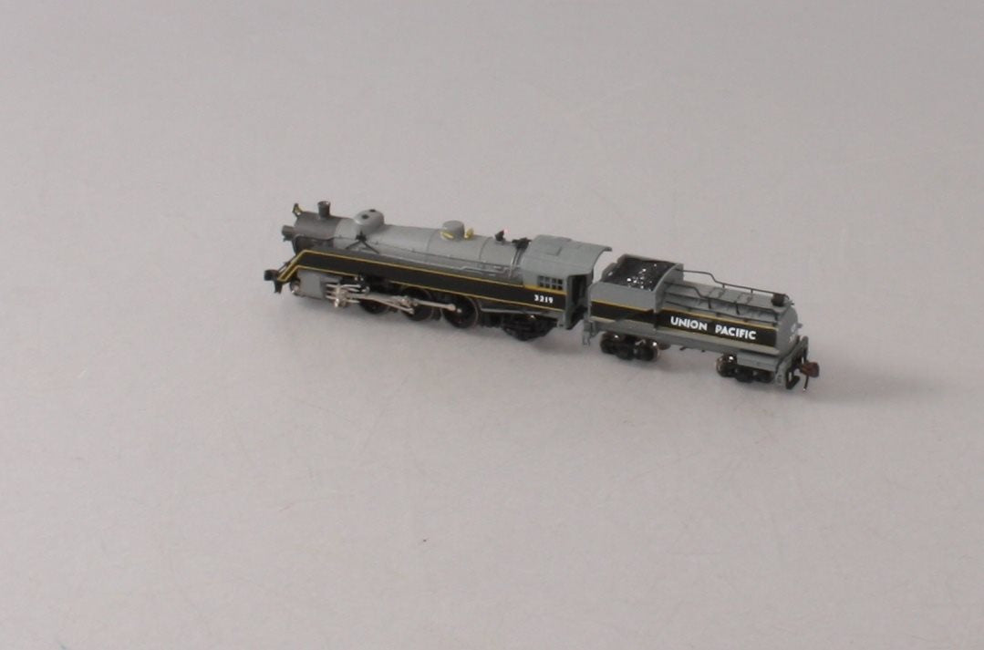 Model Power 87424 Union Pacific Vandy Tender 4-6-2 Semi-Streamliner Locomotive