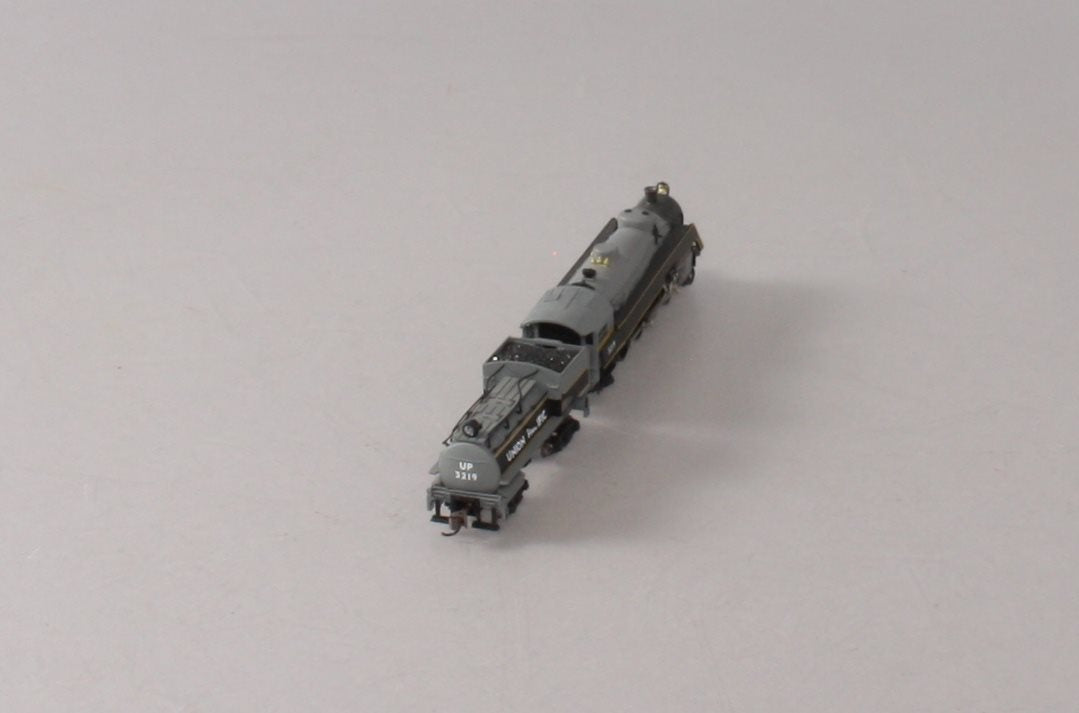 Model Power 87424 Union Pacific Vandy Tender 4-6-2 Semi-Streamliner Locomotive