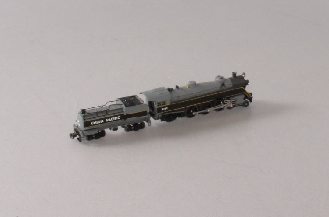 Model Power 87424 Union Pacific Vandy Tender 4-6-2 Semi-Streamliner Locomotive
