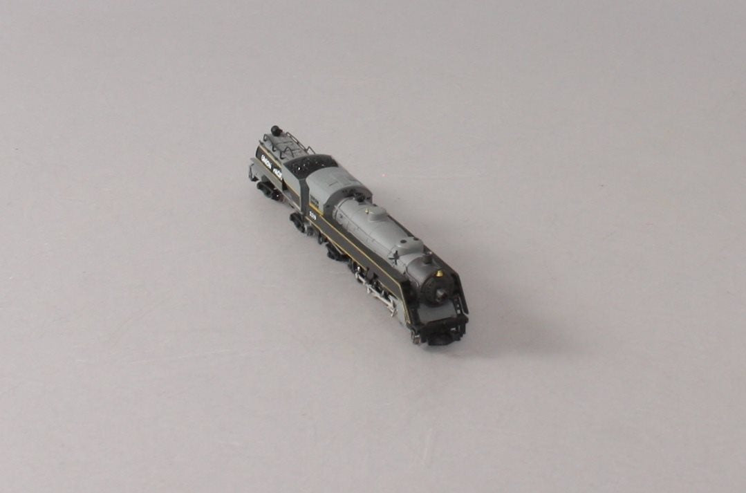 Model Power 87424 Union Pacific Vandy Tender 4-6-2 Semi-Streamliner Locomotive