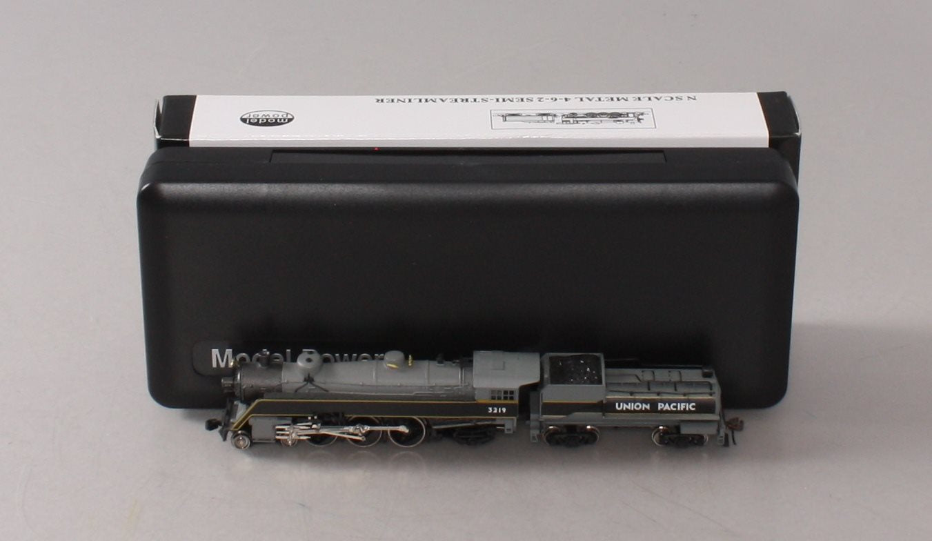 Model Power 87424 Union Pacific Vandy Tender 4-6-2 Semi-Streamliner Locomotive
