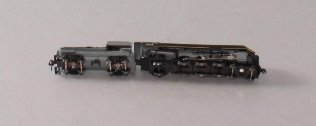 Model Power 87424 Union Pacific Vandy Tender 4-6-2 Semi-Streamliner Locomotive