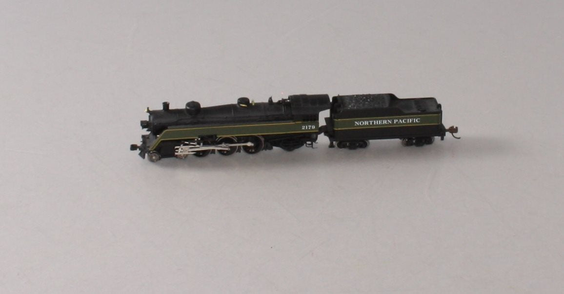 Model Power 87430 Northern Pacific 4-6-2 Semi-Streamliner Locomotive #2179