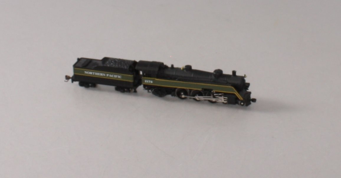 Model Power 87430 Northern Pacific 4-6-2 Semi-Streamliner Locomotive #2179