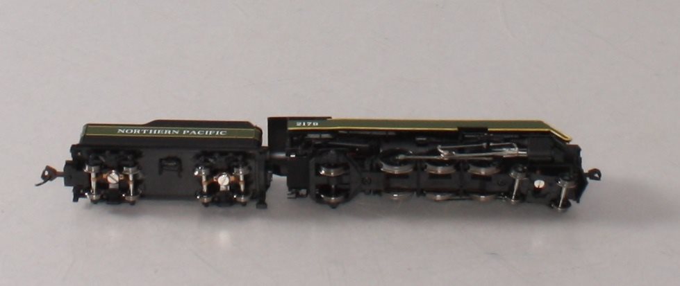 Model Power 87430 Northern Pacific 4-6-2 Semi-Streamliner Locomotive #2179