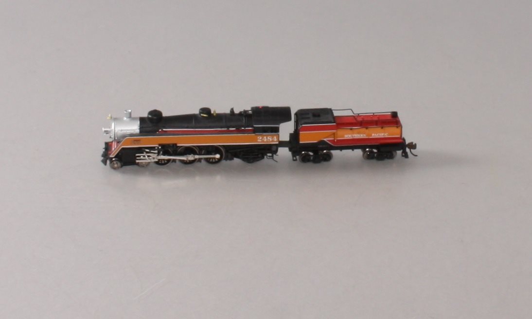 Model Power 87429 N Southern Pacific Steam Semi-Streamlined 4-6-2 w/Tender #2484