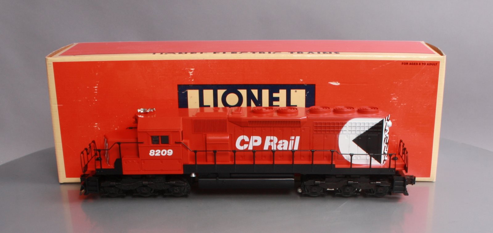 Lionel 6-18209 O Gauge Canadian Pacific SD40 Dummy Diesel Locomotive #8209 EX/Box
