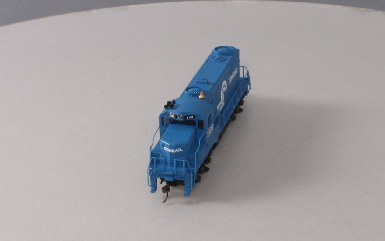 Mantua 414107 HO Conrail EMD GP20 EMD GP20 Diesel Locomotive Sound/DCC #2109