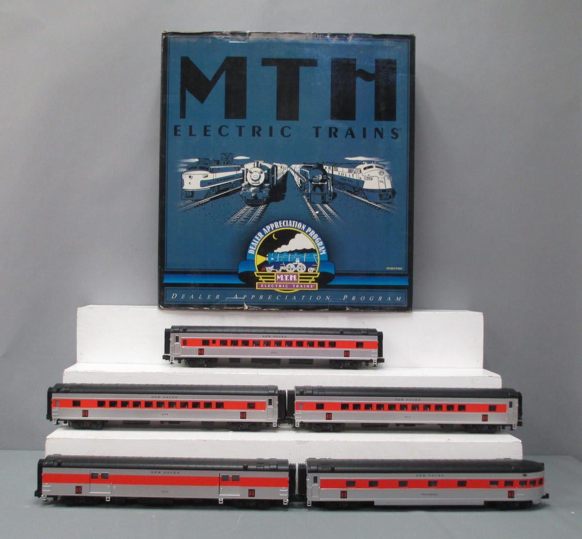 MTH 20-80003C O Gauge New Haven 70' Streamlined Passenger 5-Car Set LN/Box