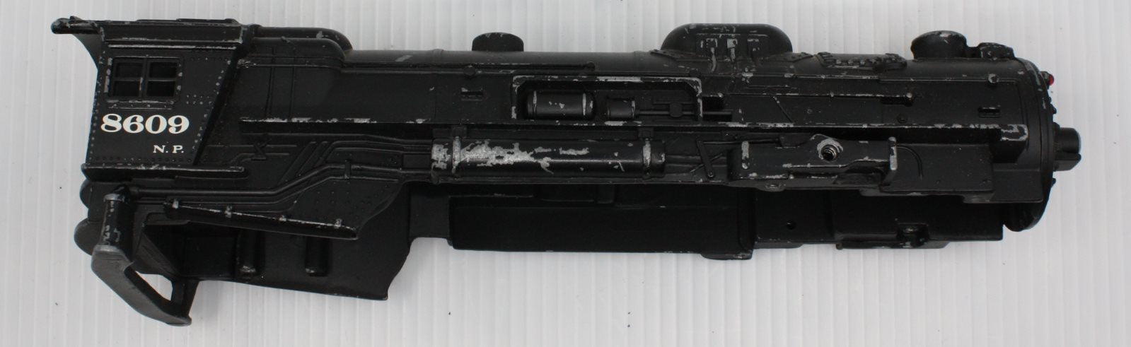 Lionel 8609-2X Northern Pacific #8609 Die-Cast Shell