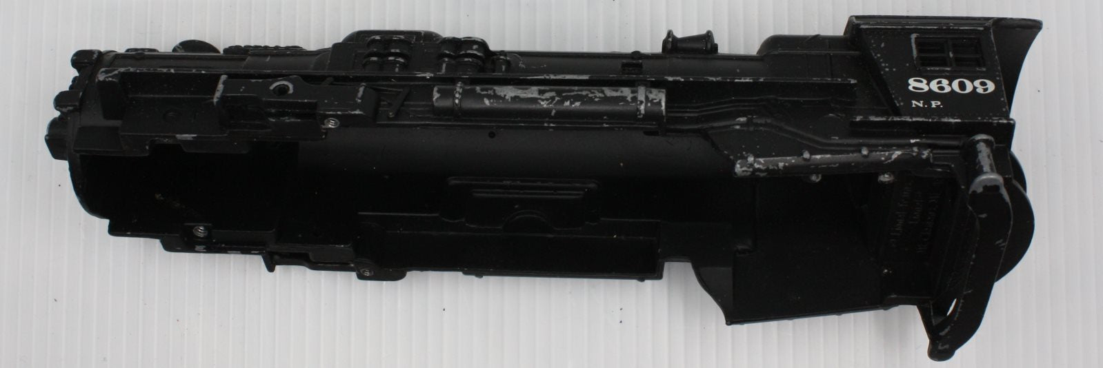 Lionel 8609-2X Northern Pacific #8609 Die-Cast Shell