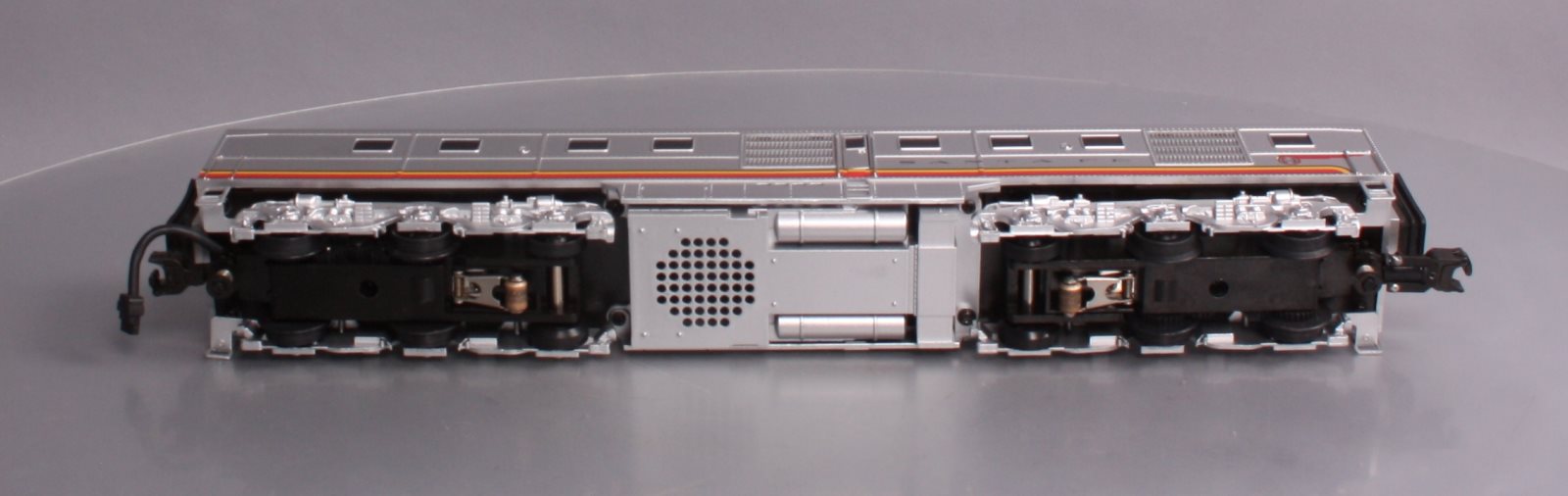 MTH 20-2223-3 O Gauge Santa Fe DL110 B-Unit Powered Diesel Engine LN/Box