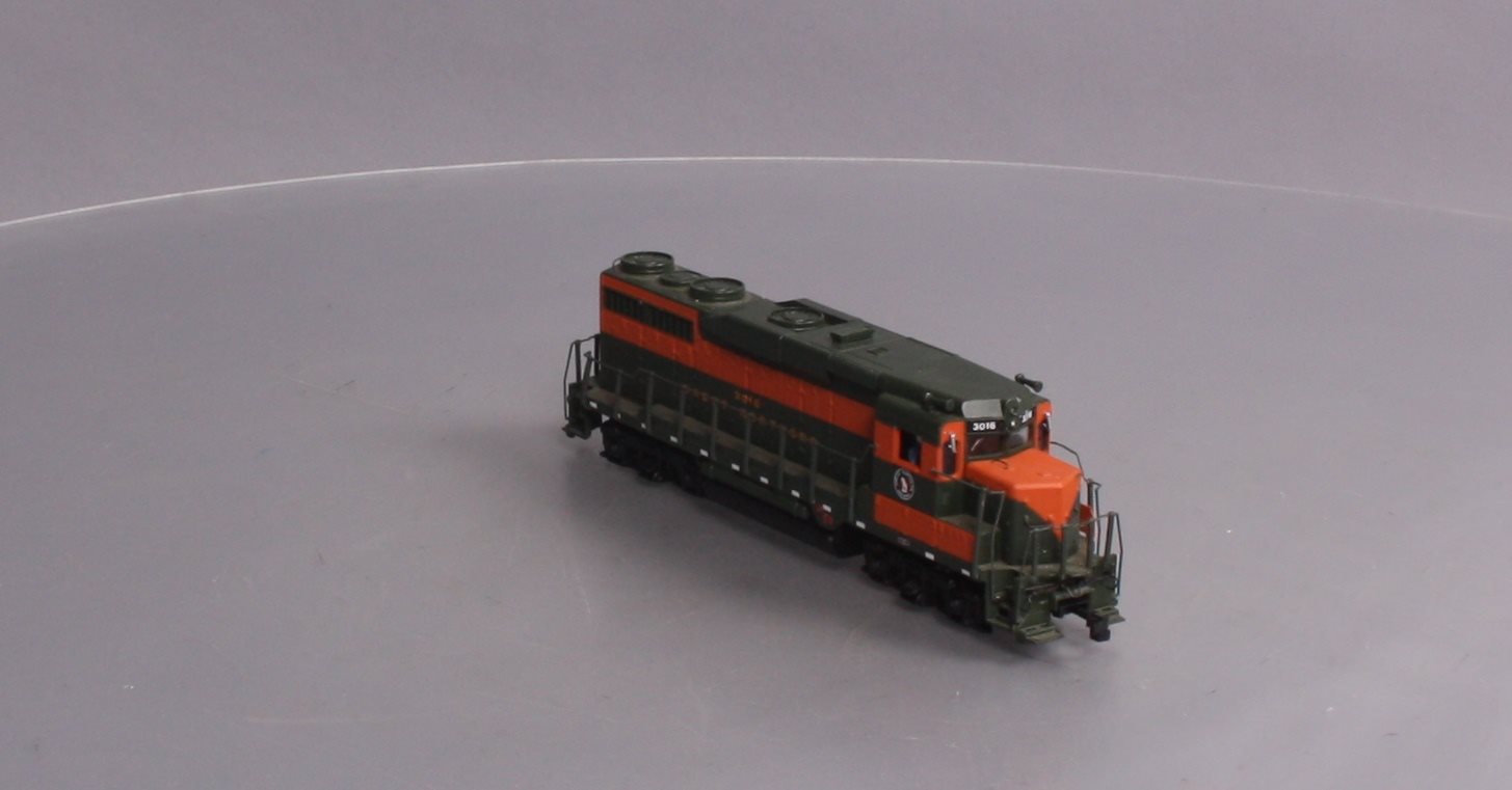 Bachmann 41-0825-11 HO Great Northern GP-30 Powered Diesel Locomotive #3016 MT/Box