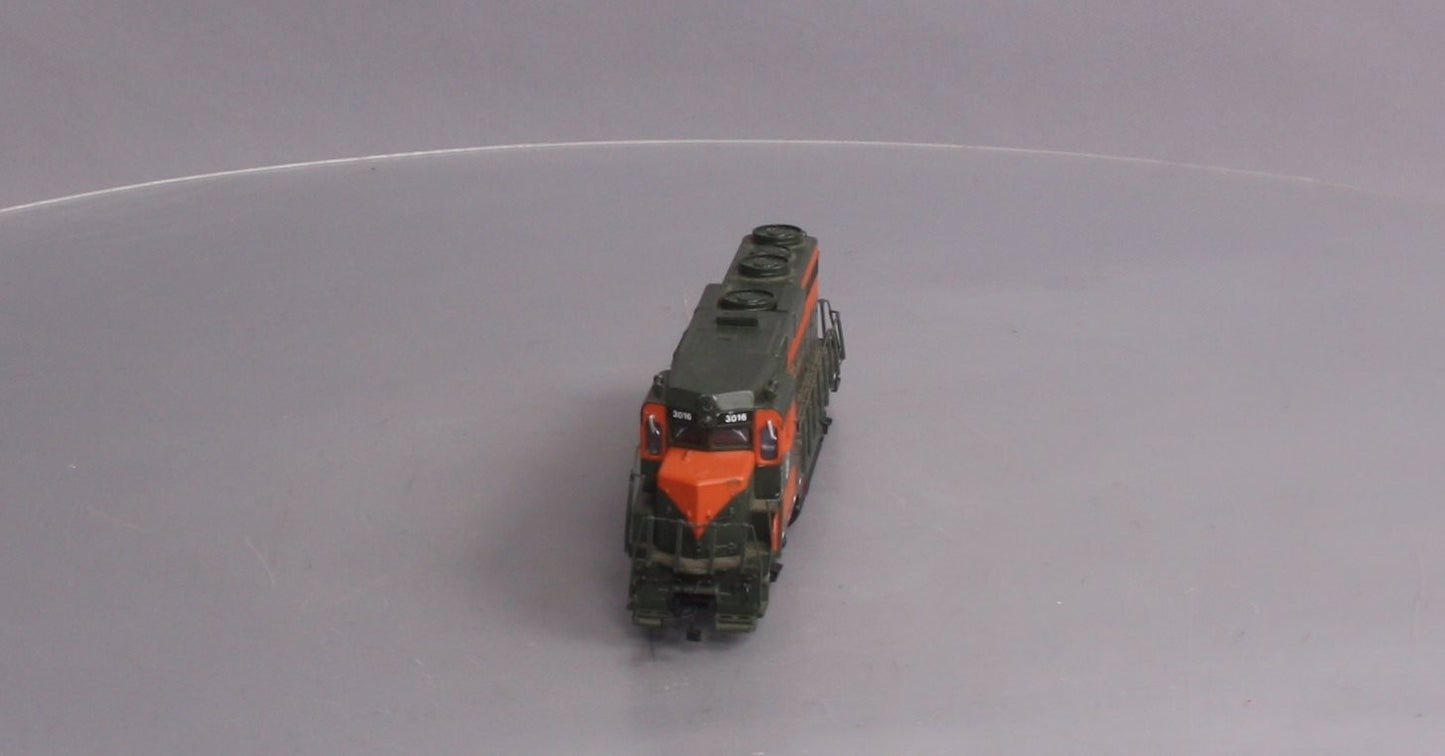 Bachmann 41-0825-11 HO Great Northern GP-30 Powered Diesel Locomotive #3016 MT/Box