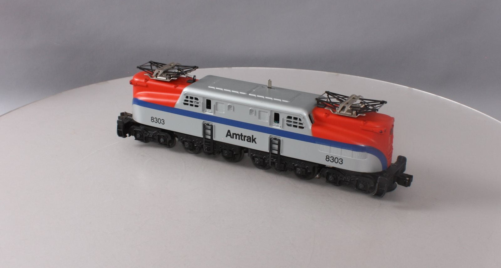 Lionel 6-18303 O Gauge Amtrak GG-1 Electric Locomotive #8303 LN/Box