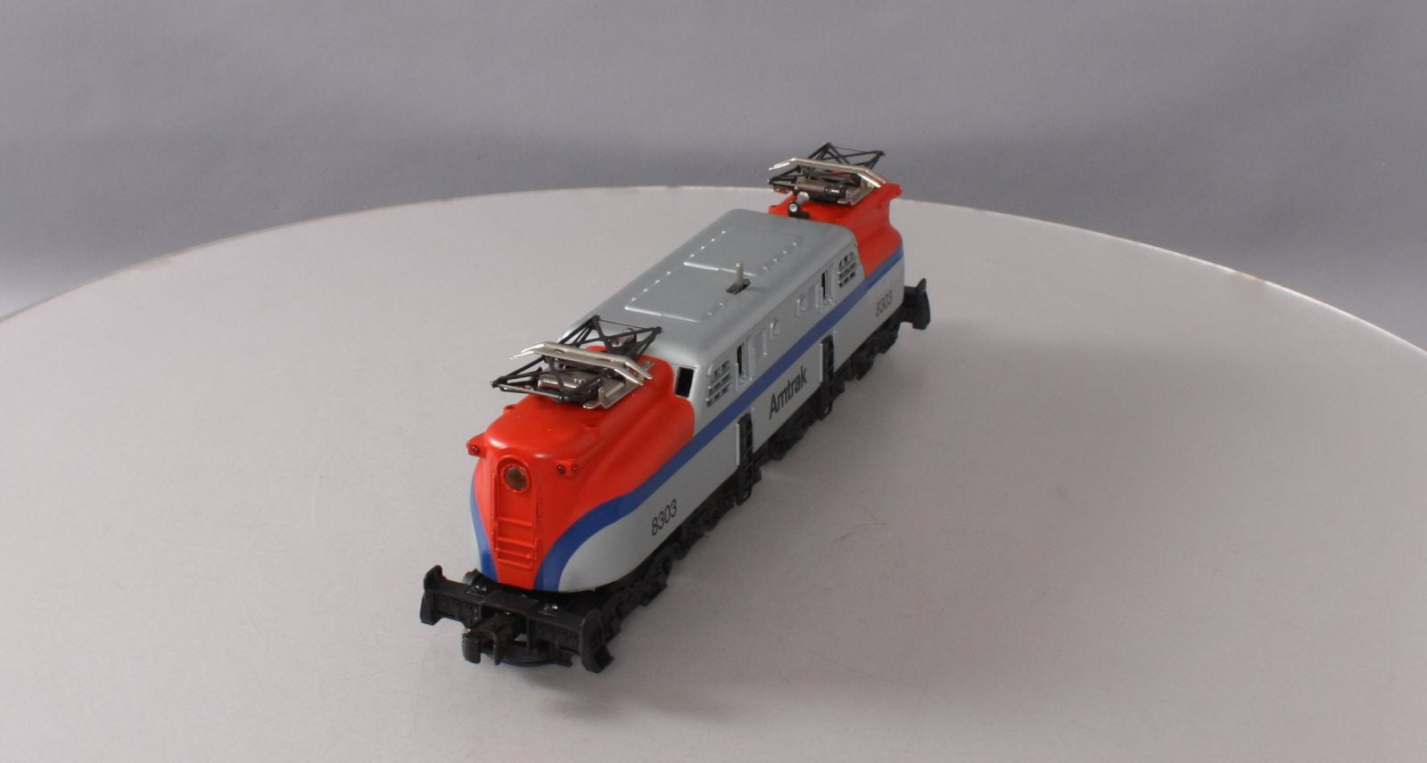 Lionel 6-18303 O Gauge Amtrak GG-1 Electric Locomotive #8303 LN/Box
