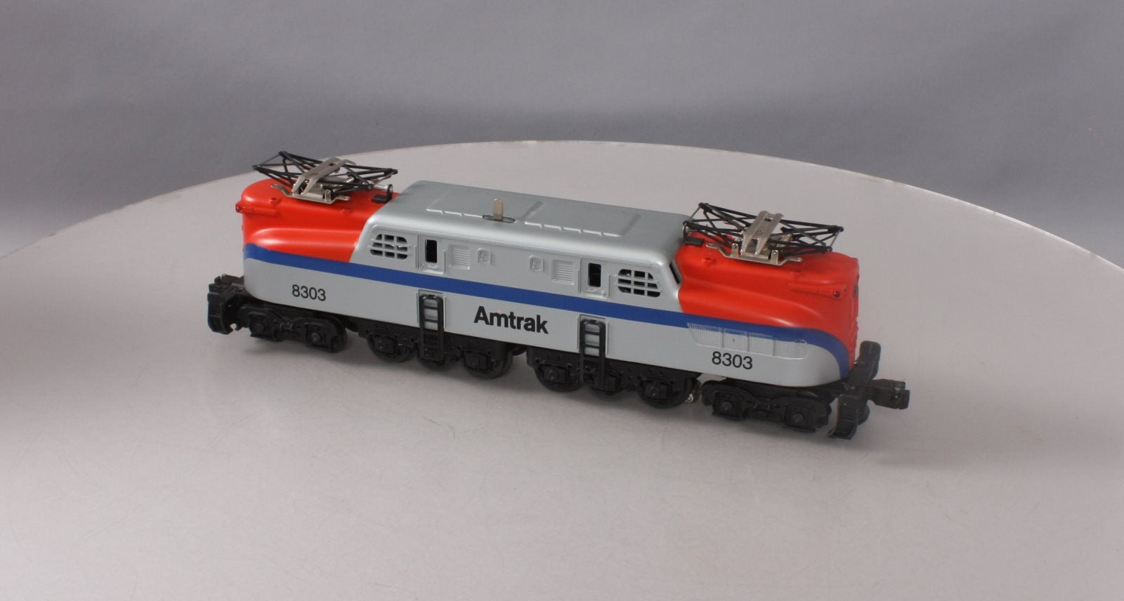 Lionel 6-18303 O Gauge Amtrak GG-1 Electric Locomotive #8303 LN/Box