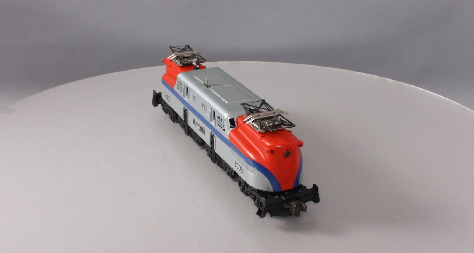 Lionel 6-18303 O Gauge Amtrak GG-1 Electric Locomotive #8303 LN/Box