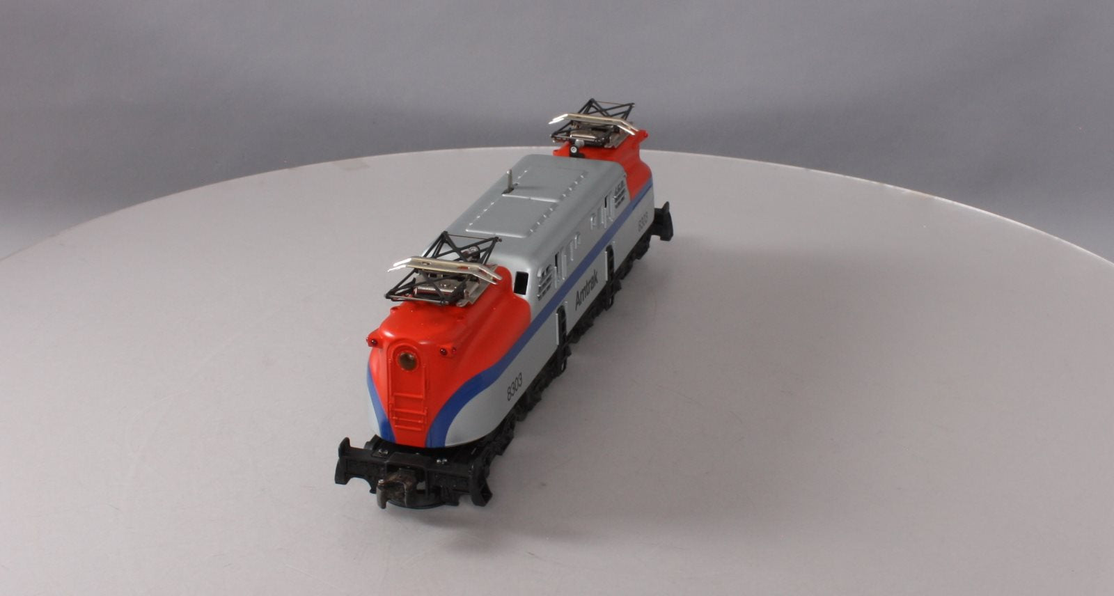 Lionel 6-18303 O Gauge Amtrak GG-1 Electric Locomotive #8303 LN/Box