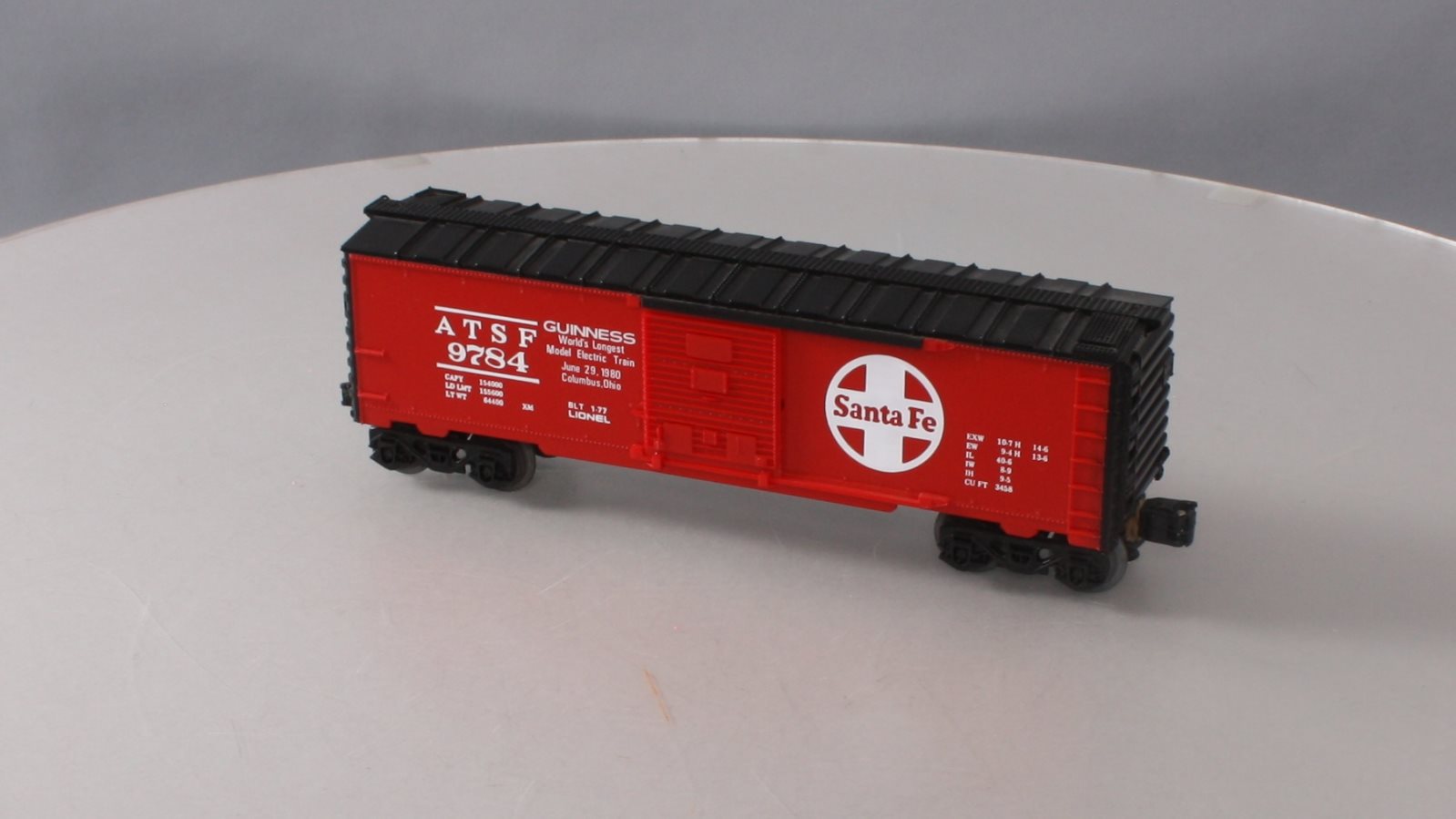 Lionel 6-9784 O Santa Fe Boxcar w/ Guinness Overstamp - Rare LN/Box