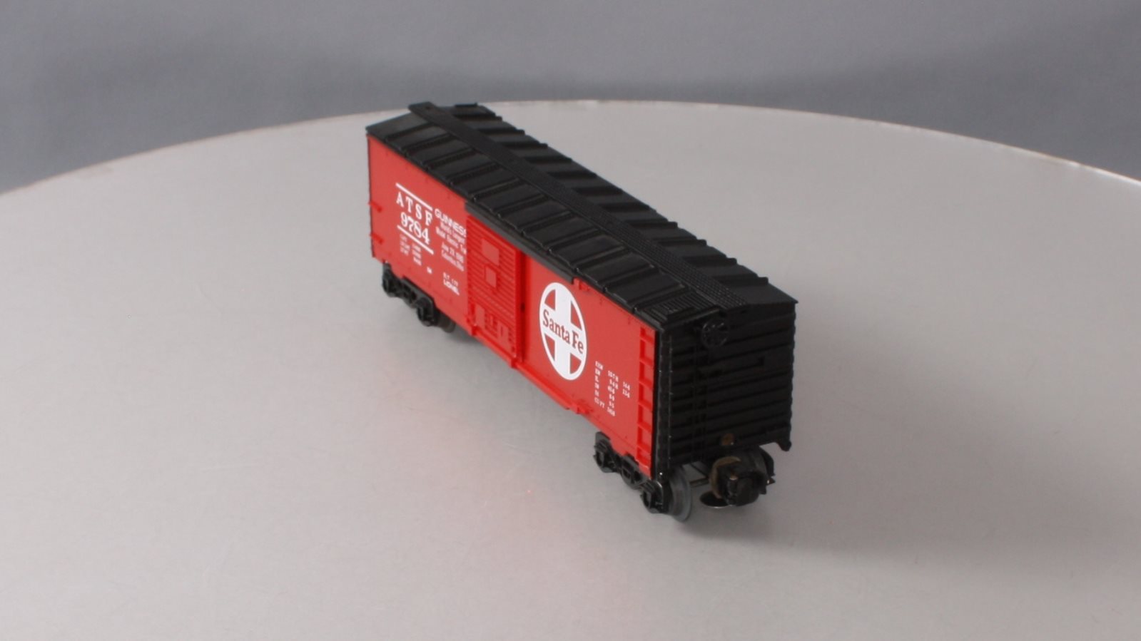 Lionel 6-9784 O Santa Fe Boxcar w/ Guinness Overstamp - Rare LN/Box