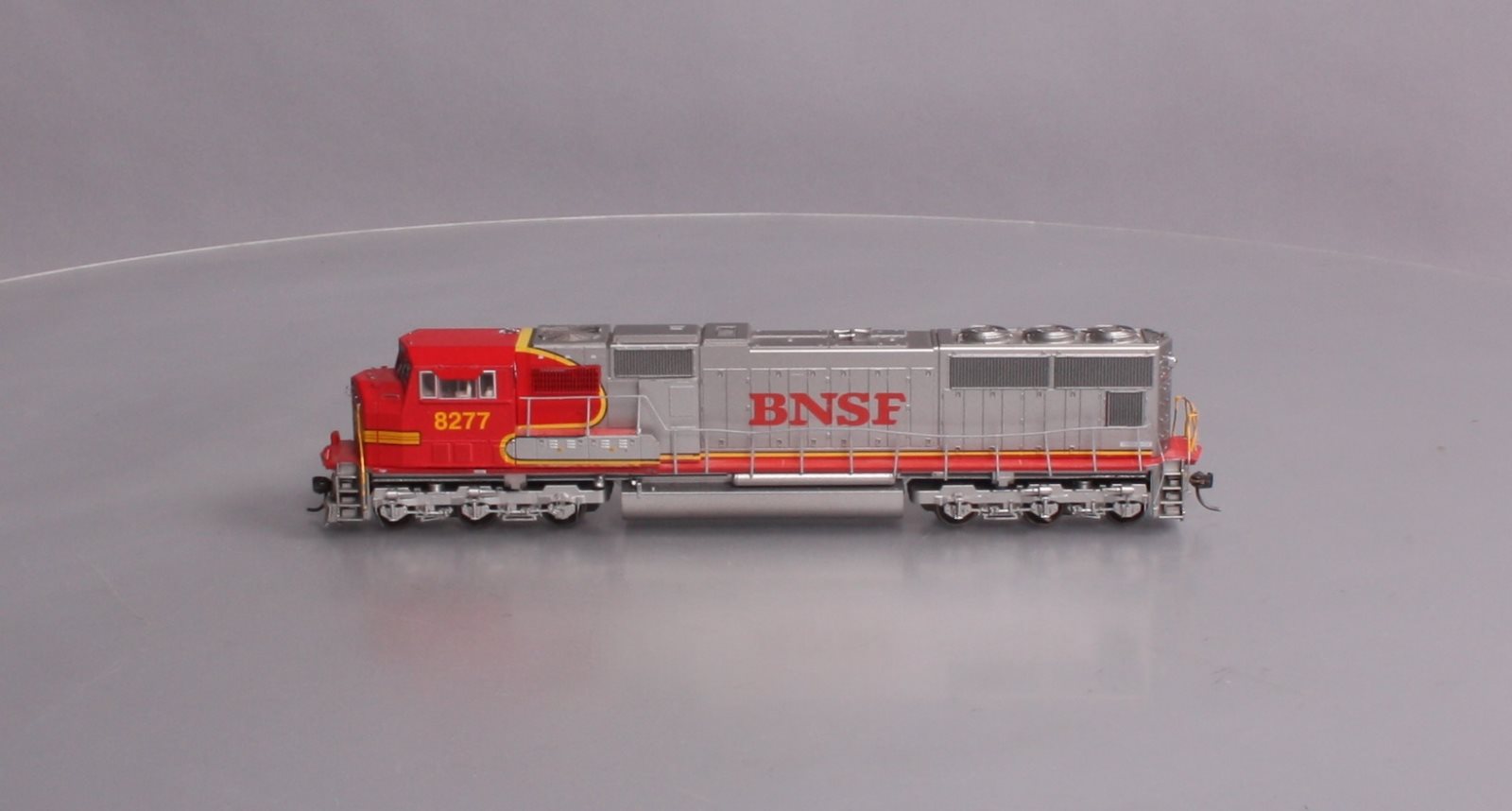 Athearn G6146 HO Scale BNSF EMD SD75I Diesel Locomotive #8277