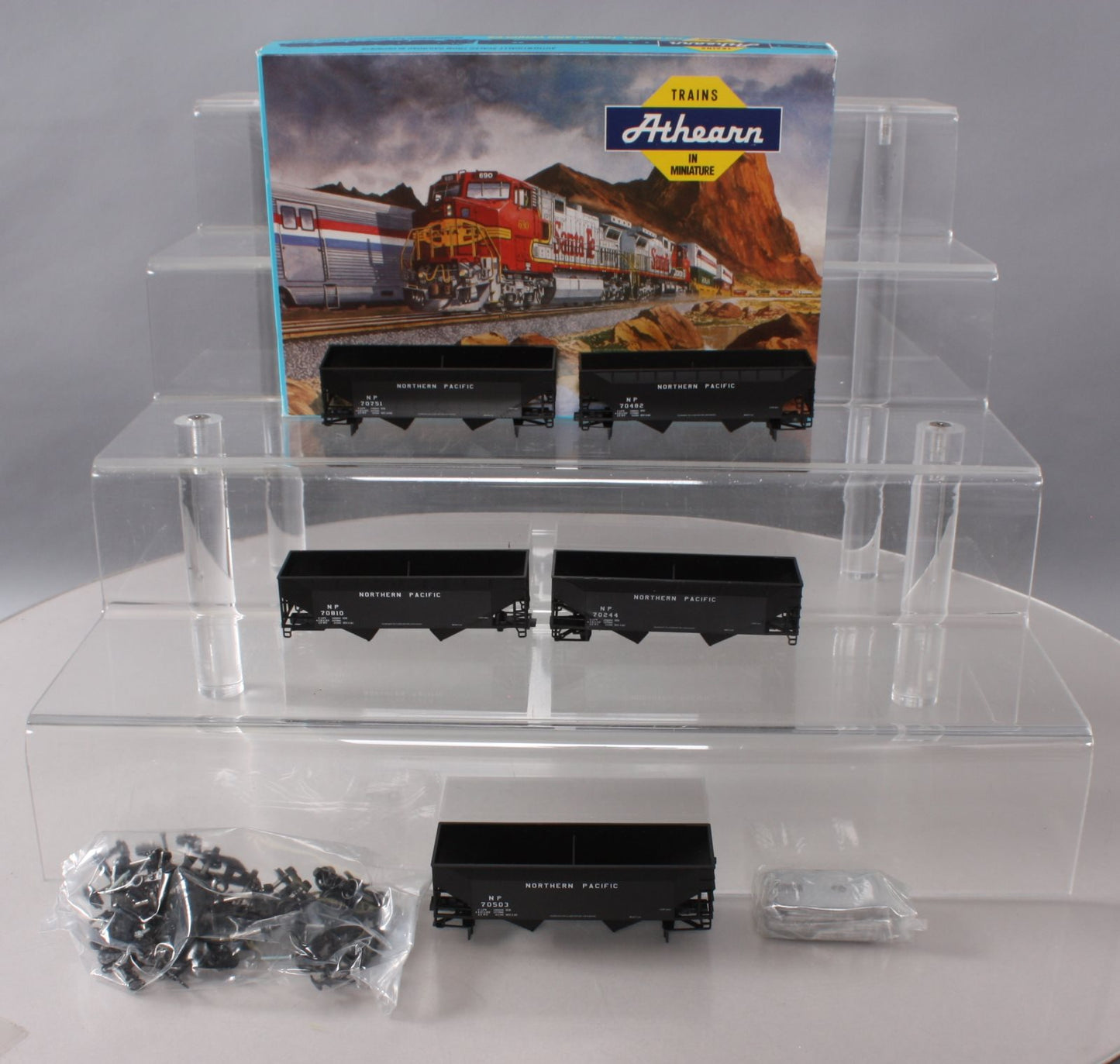 Athearn 5587 HO Northern Pacific AAR 50 Ton Hopper (Pack of 5)