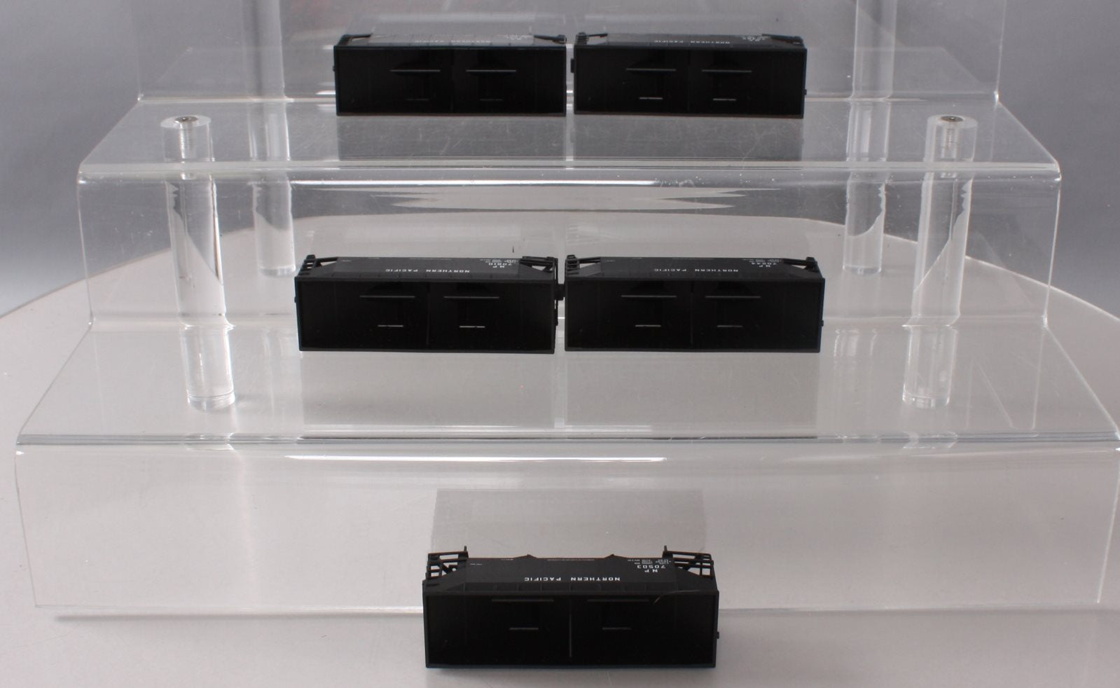 Athearn 5587 HO Northern Pacific AAR 50 Ton Hopper (Pack of 5)