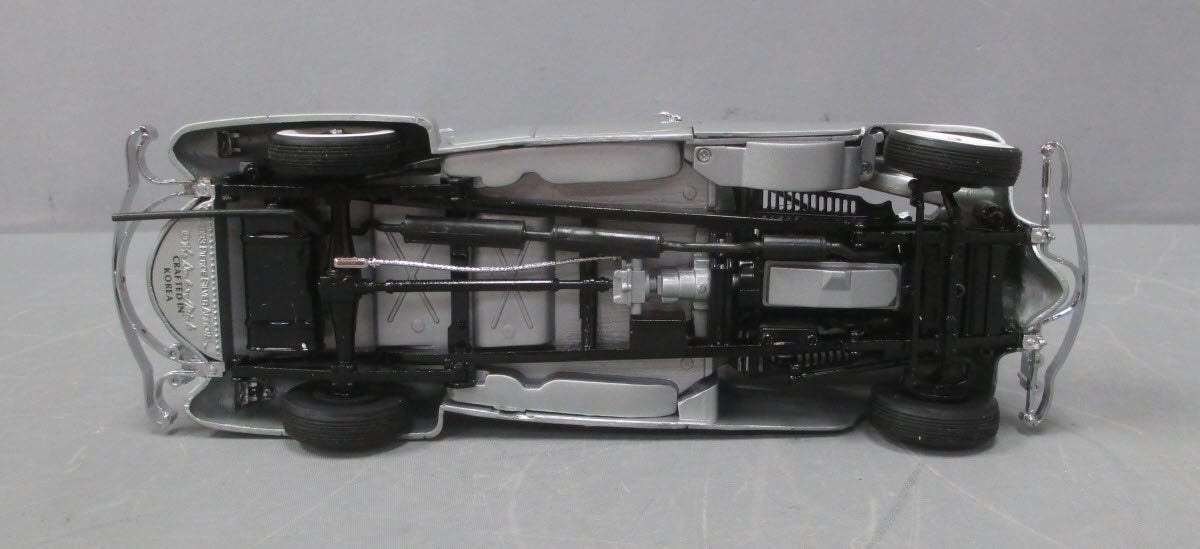 Danbury Mint 1933 1:24 Scale 1933 Pierce Silver Arrow Diecast NIB