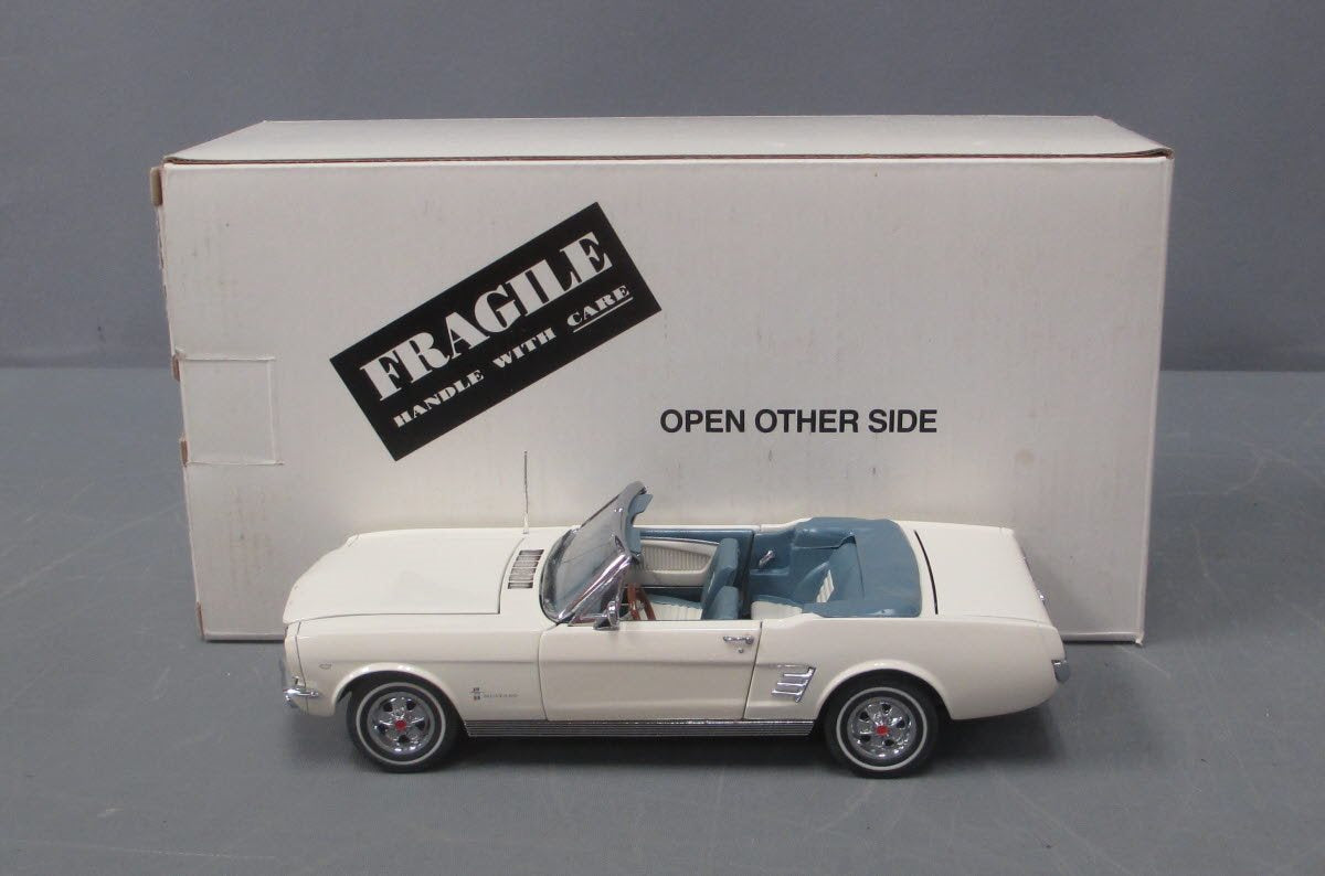 Danbury Mint 1:24 Scale 1966 Convertible White/Gray Interior Ford Mustang