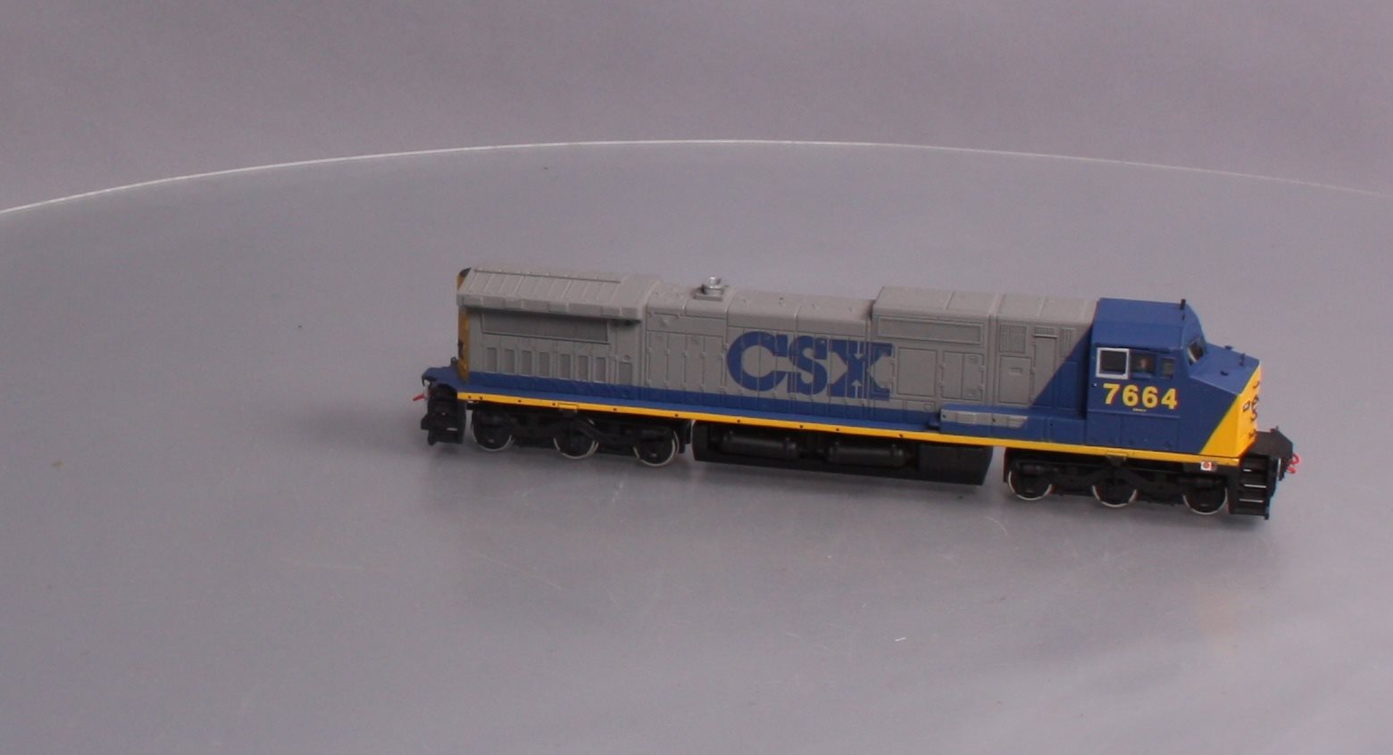 Bachmann 86012 HO CSX GE Dash 8-40CW Diesel Locomotive #7664