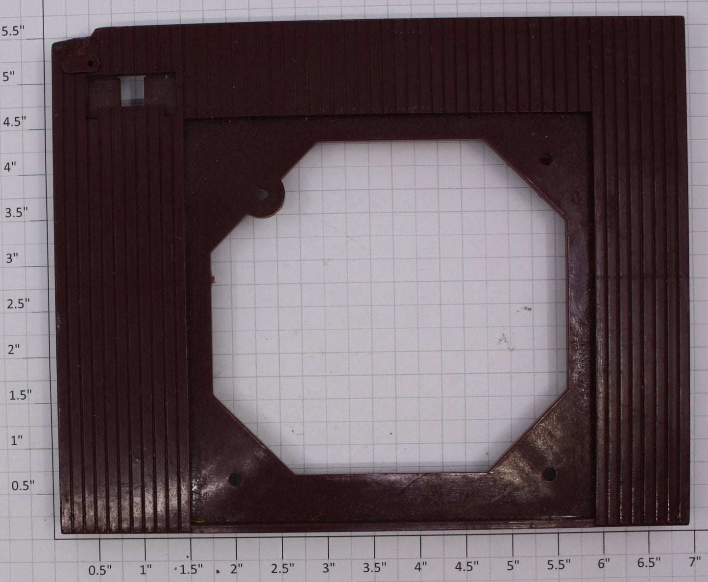 Lionel 445-8X Maroon Base-Damaged