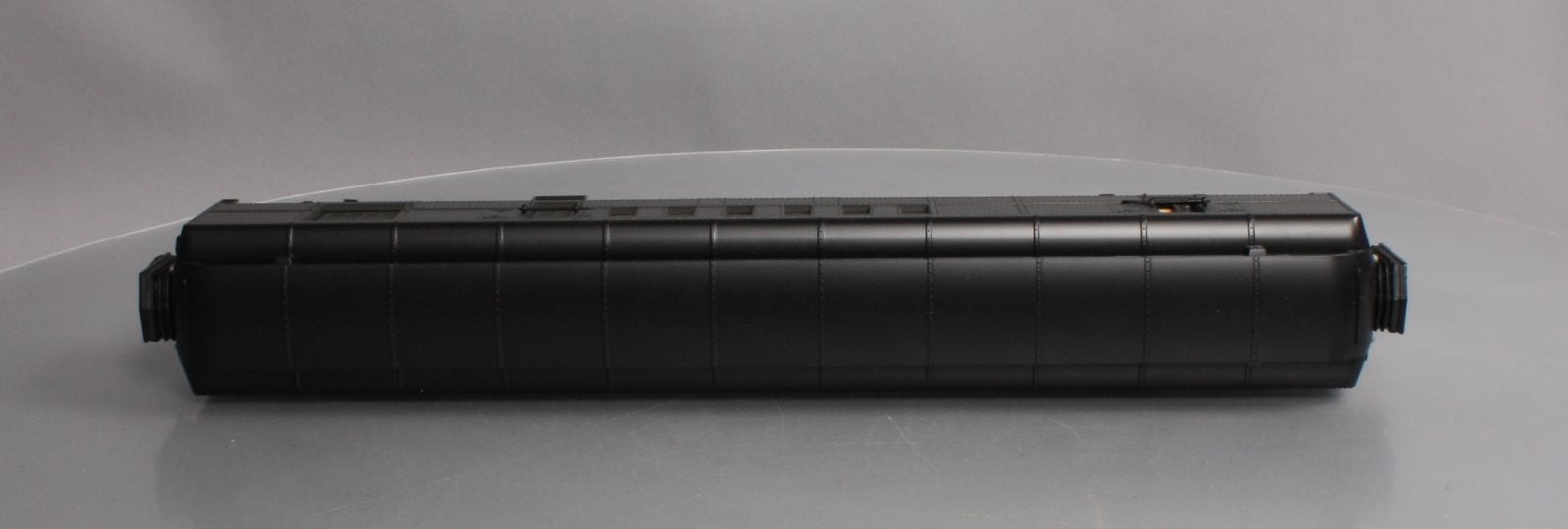 MTH 20-42037 O Scale NYC 70' Madison RPO Passenger Car LN/Box