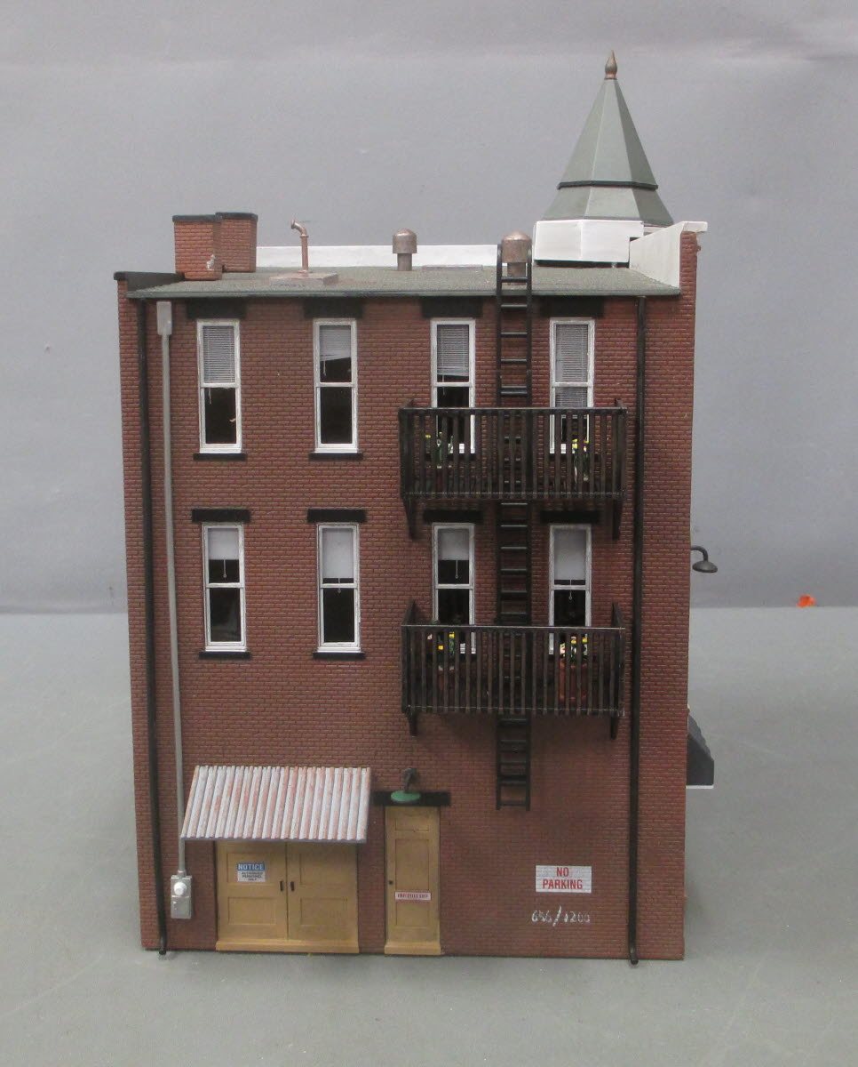 Menards BR5827 O Scale Menards Mercantile MT/Box
