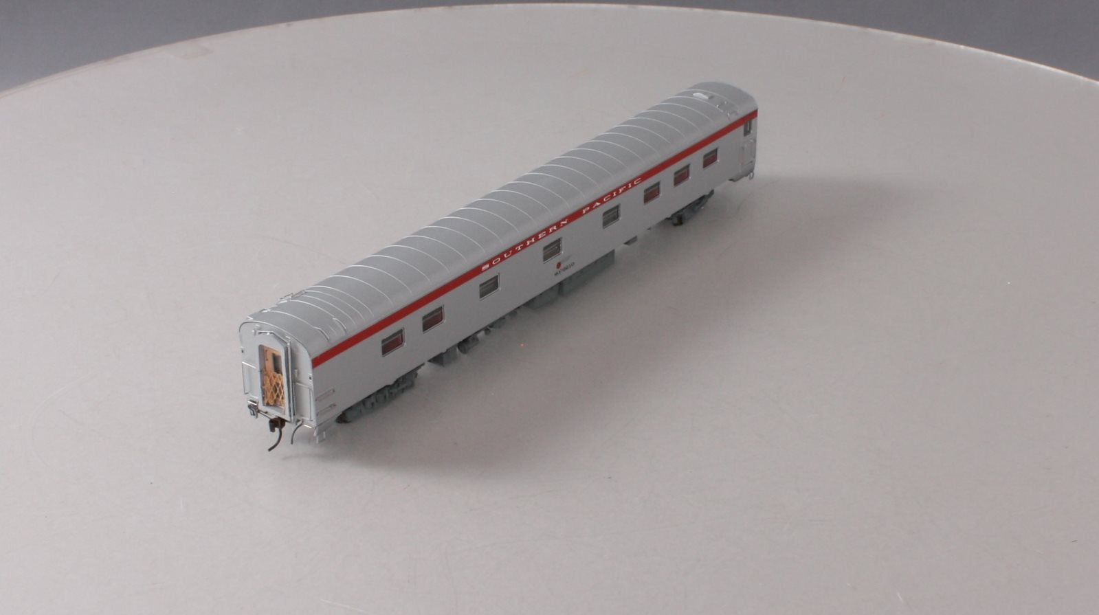 Rapido Trains 104081 HO Southern Pacific 10-5 Sleeper #9210