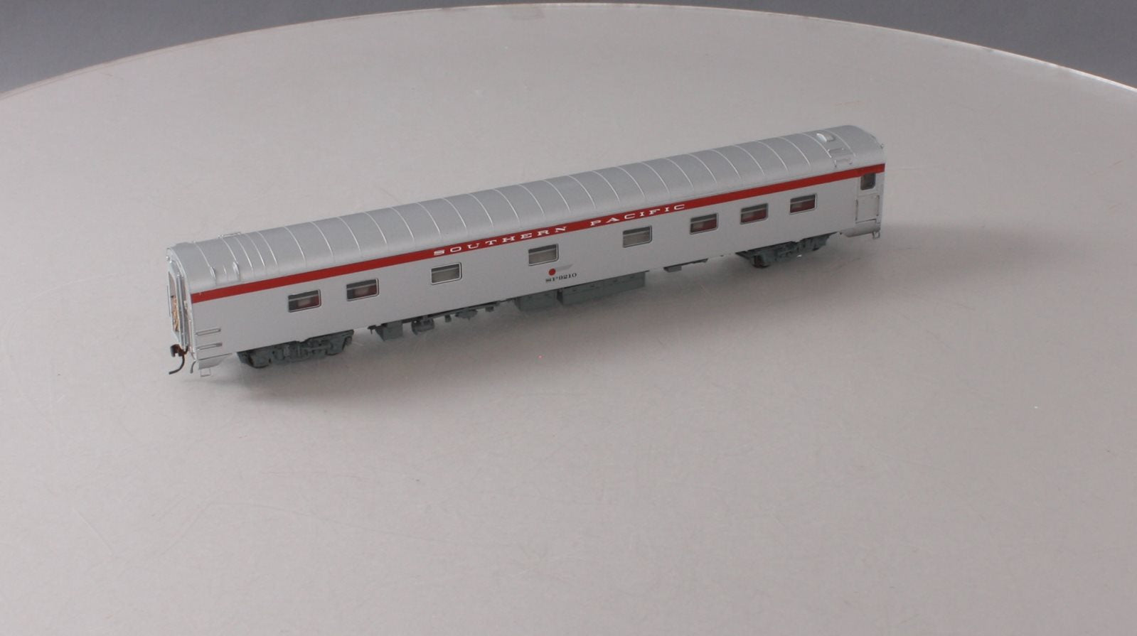 Rapido Trains 104081 HO Southern Pacific 10-5 Sleeper #9210