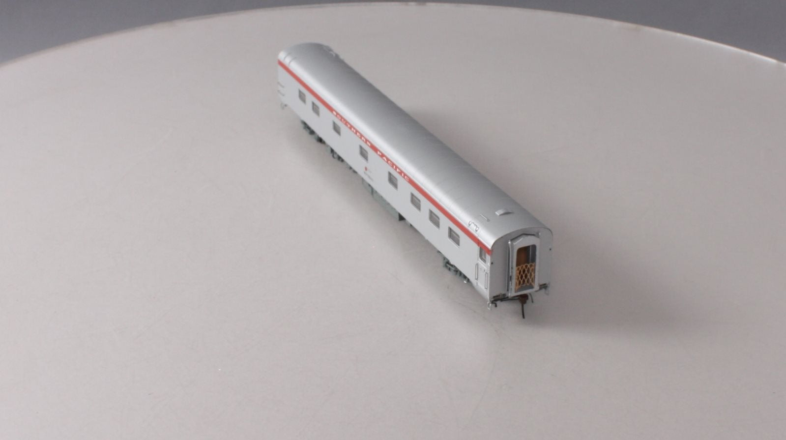 Rapido Trains 104081 HO Southern Pacific 10-5 Sleeper #9210