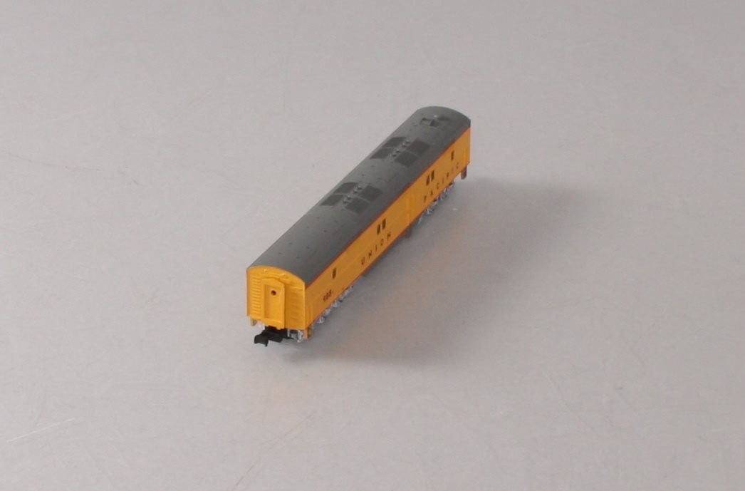Life Like 7022 N Scale Union Pacific E7 Unpowered B Unit Diesel Locomotive #988B LN/Box