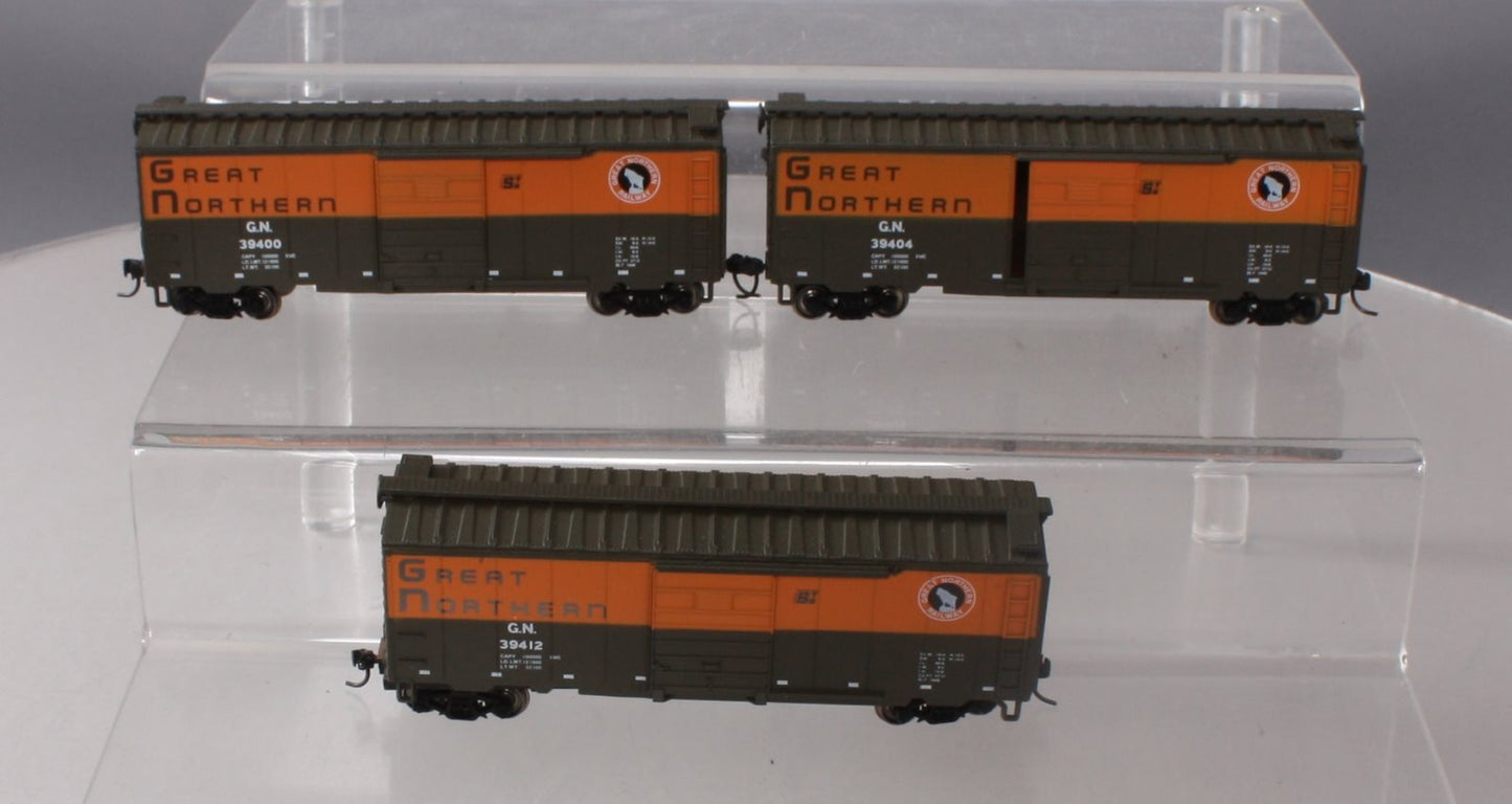 Walthers 932-9074 HO Scale Great Northern 40' PS1 Boxcar (Set of 3)