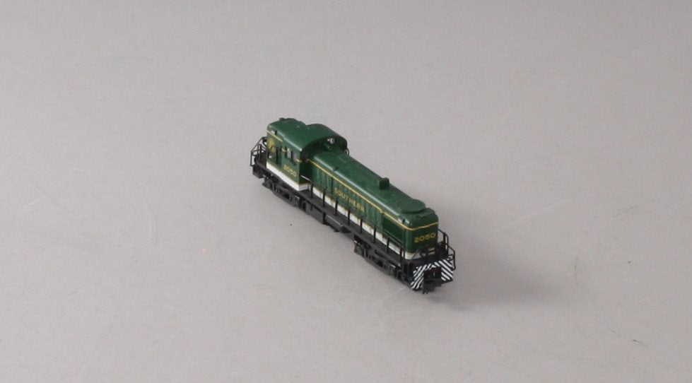 Atlas 42026 N Scale Southern RS-3 Diesel Locomotive #2050