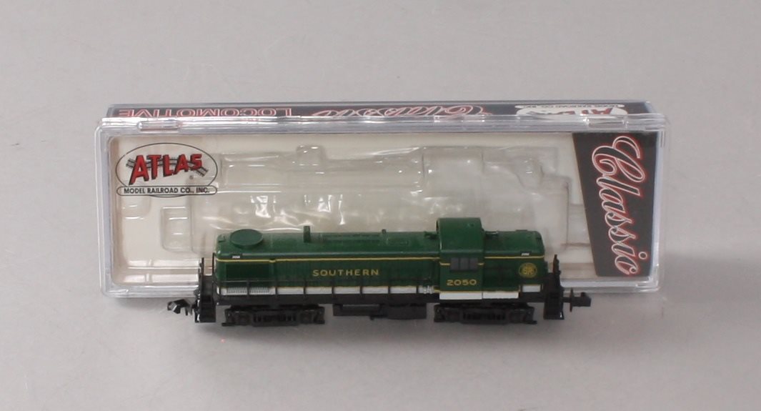 Atlas 42026 N Scale Southern RS-3 Diesel Locomotive #2050