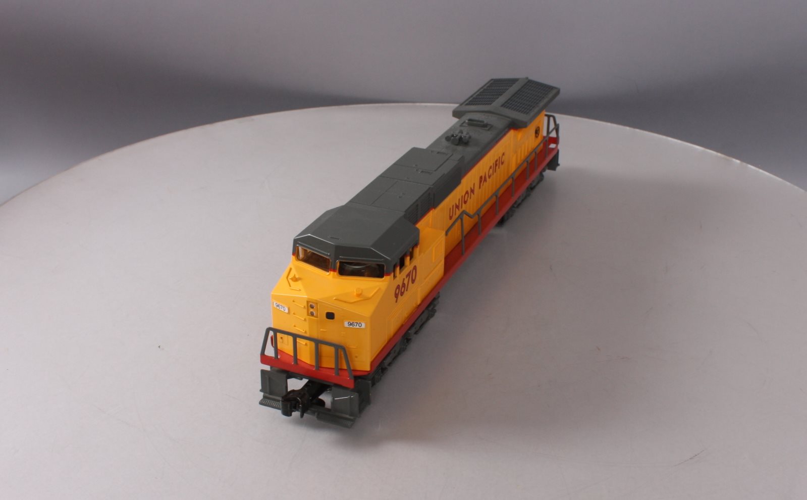 Williams DA9-05 O Gauge Union Pacific Dash 9 Powered Diesel Locomotive #9670 EX/Box
