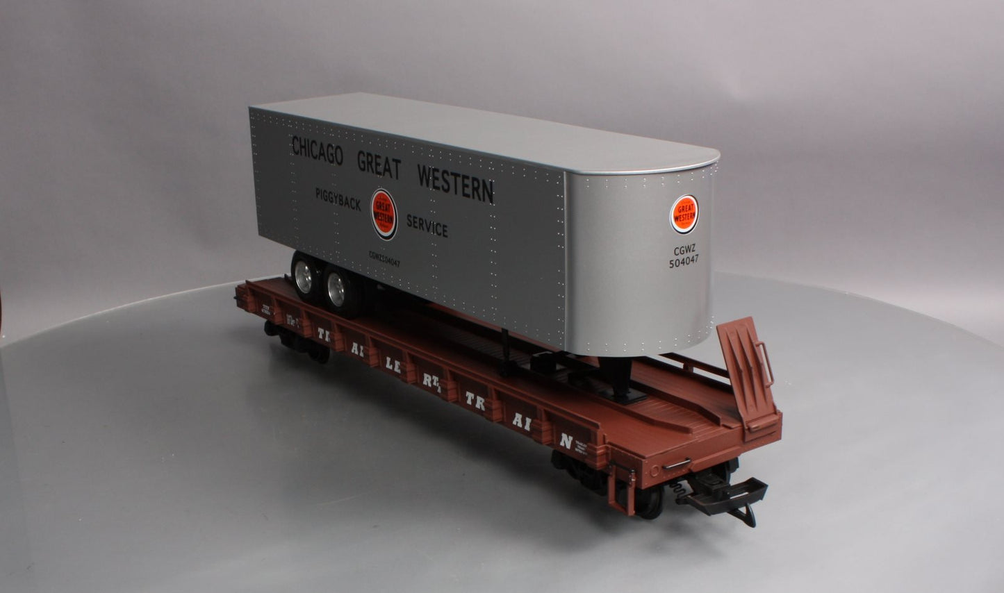 USA Trains R17023 G Chicago Great Western Piggyback Flatcar with Trailer
